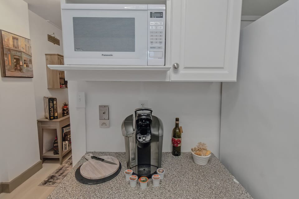 Condo, 3 Bedrooms, Private Bathroom | Private kitchen | Full-size fridge, microwave, oven, stovetop
