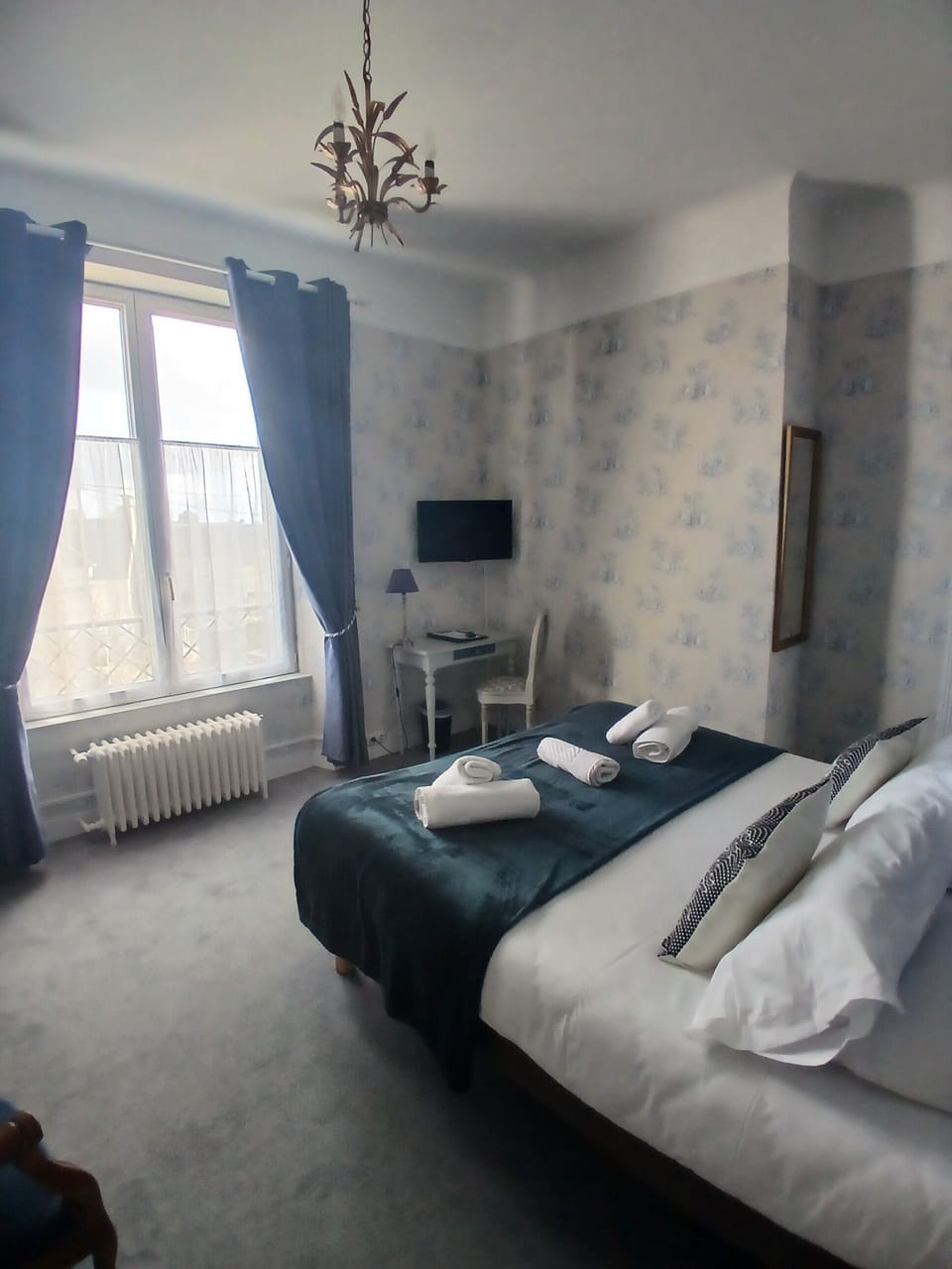 Superior Room, Bathtub | Premium bedding, individually decorated, individually furnished, desk