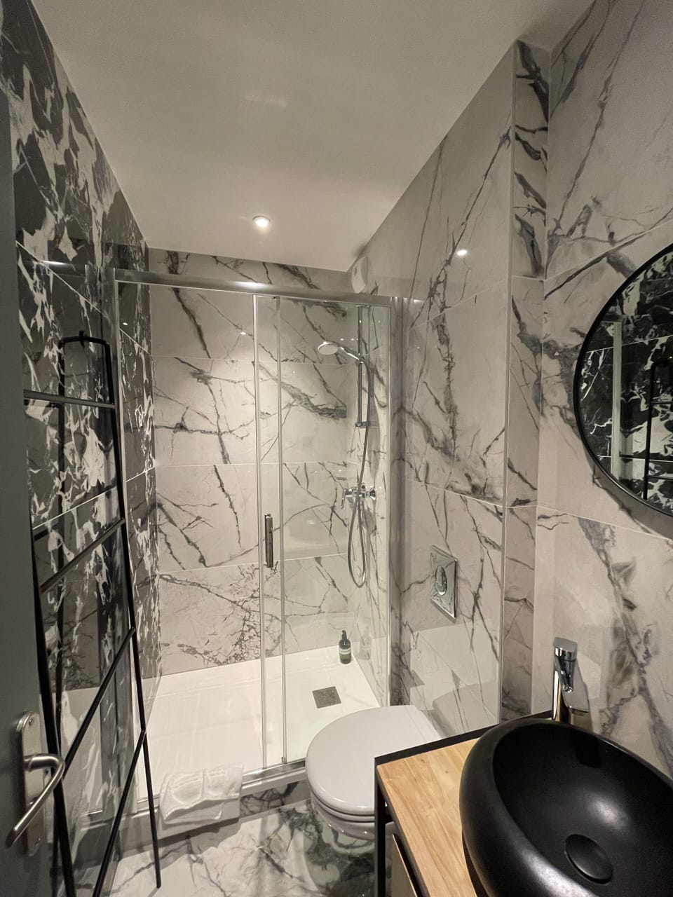 Superior Triple Room | Premium bedding, desk, blackout drapes, iron/ironing board