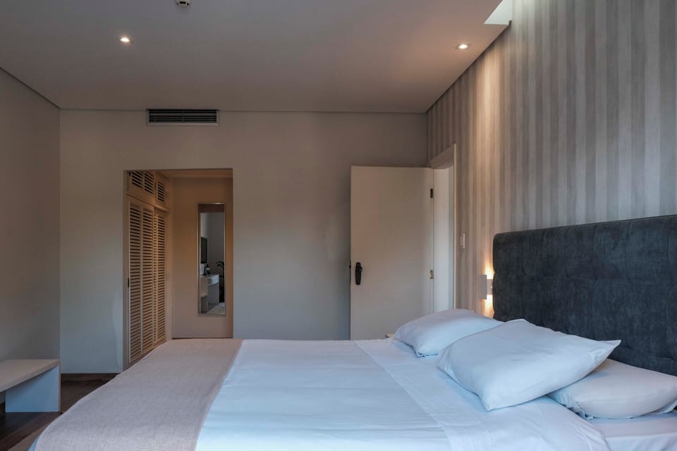 Deluxe Triple Room | In-room safe, blackout drapes, WiFi (free), individually decorated