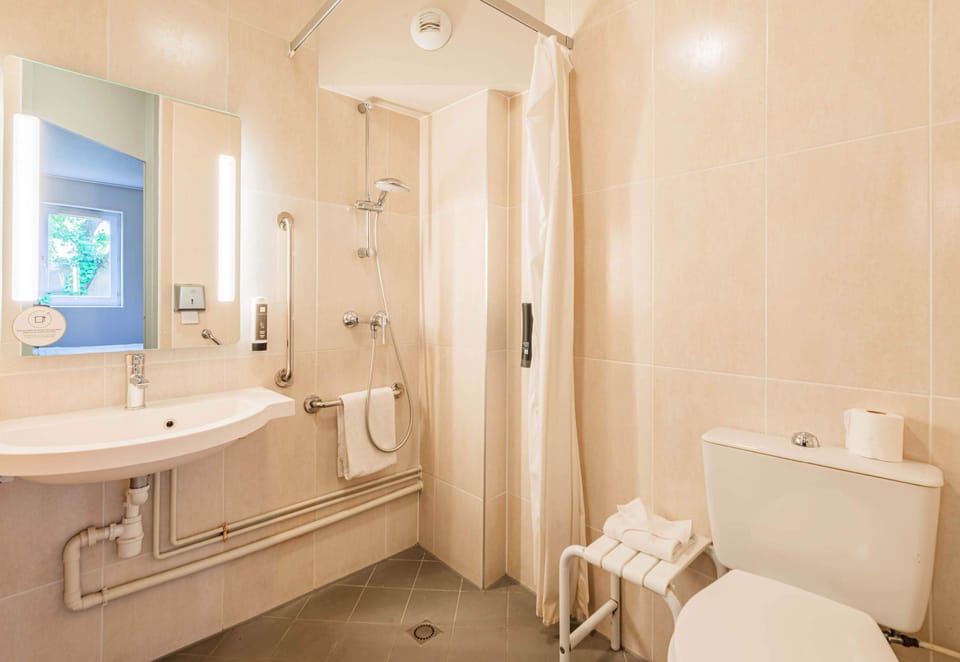 Double Room, Accessible, Non Smoking | Premium bedding, desk, soundproofing, WiFi (free)