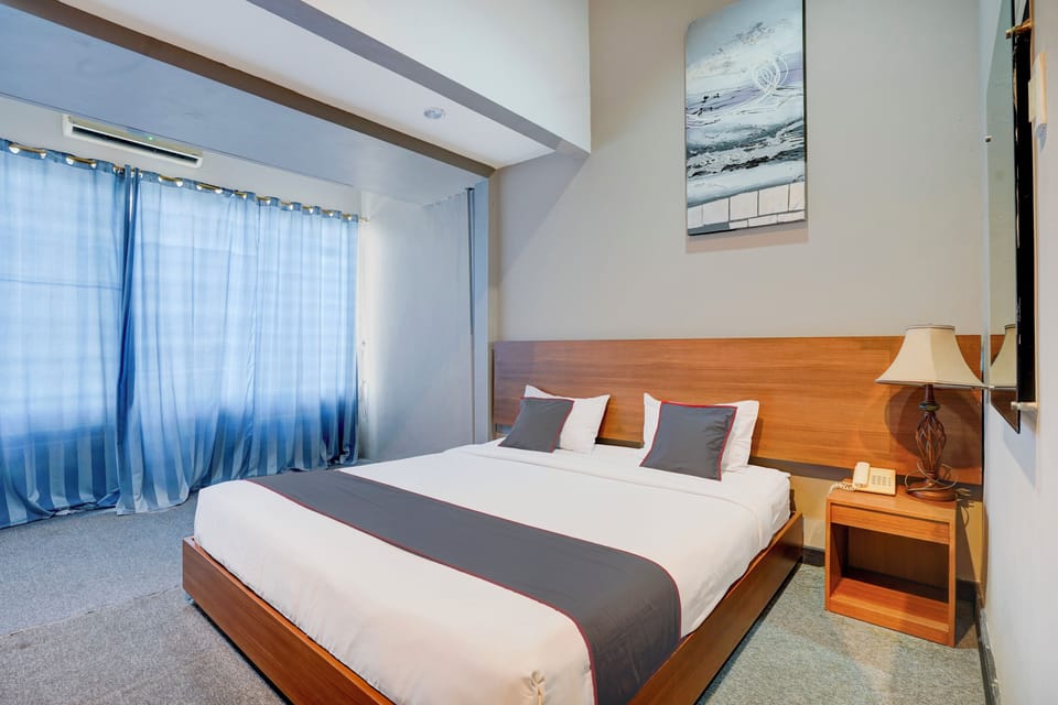 Standard Suite, 1 Double Bed | Desk, free WiFi, bed sheets