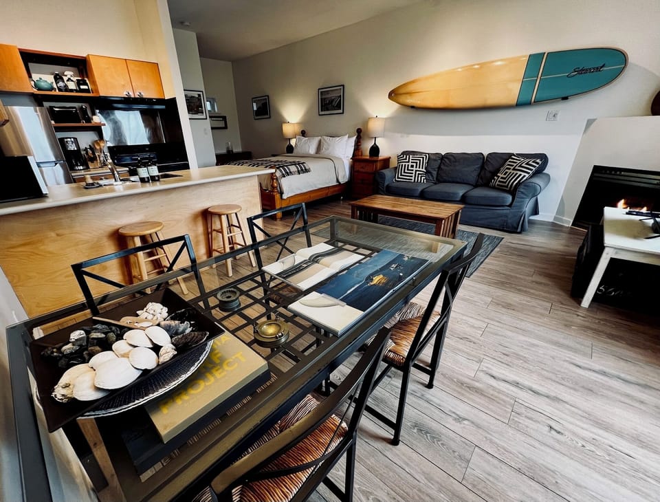 Oceanfront Studio Condo 14 - 20180530  | Private kitchen | Full-size fridge, microwave, oven, dishwasher