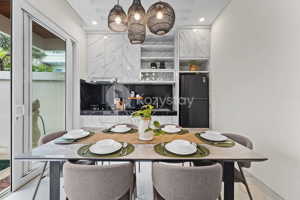 Villa, 3 Bedrooms, Private Pool, Pool View | Dining room
