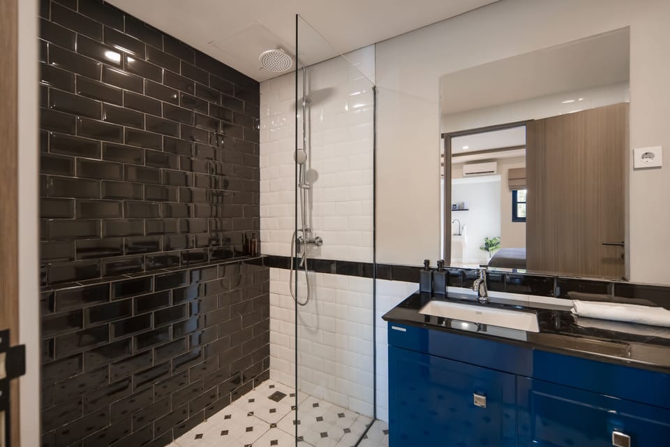 Suite | Bathroom | Bidet