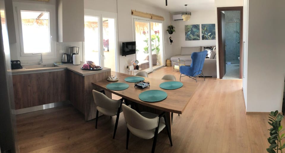 House, Smoking | 1 bedroom, desk