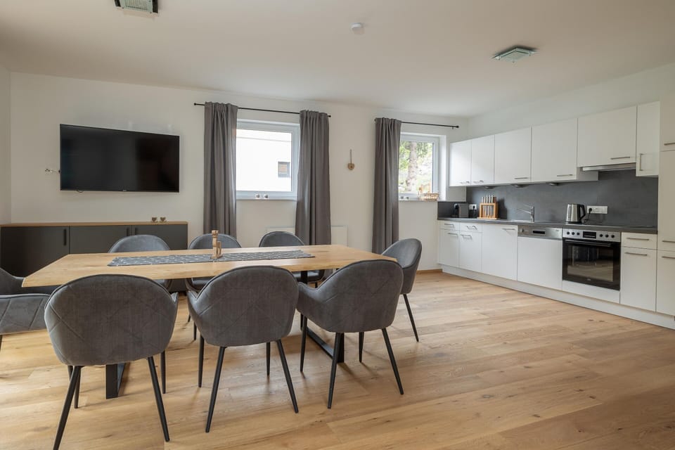 Chalet | Dining