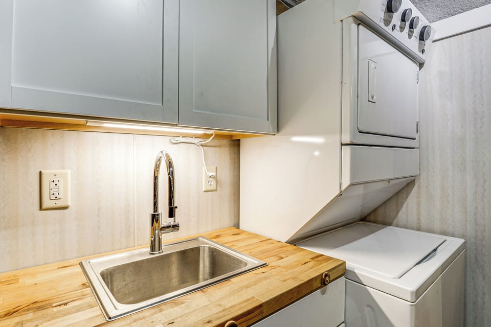 Apartment (0 Bedroom) | Interior