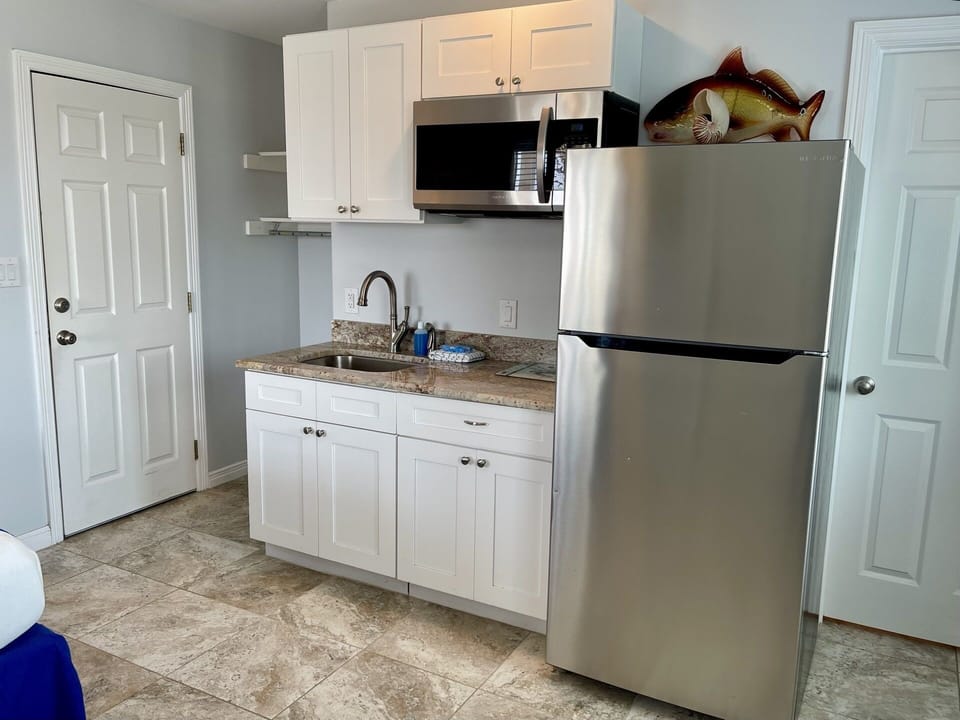 Condo, 3 Bedrooms | Private kitchen