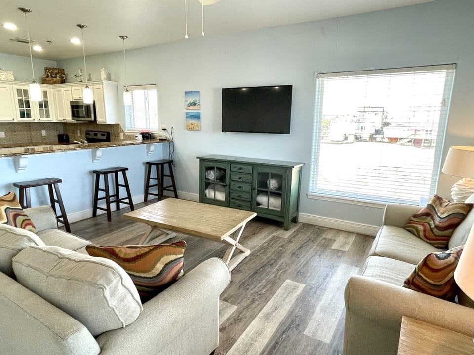 Condo, 4 Bedrooms | Living area