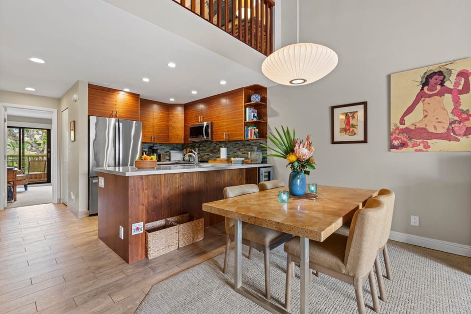 Condo, 2 Bedrooms | Dining