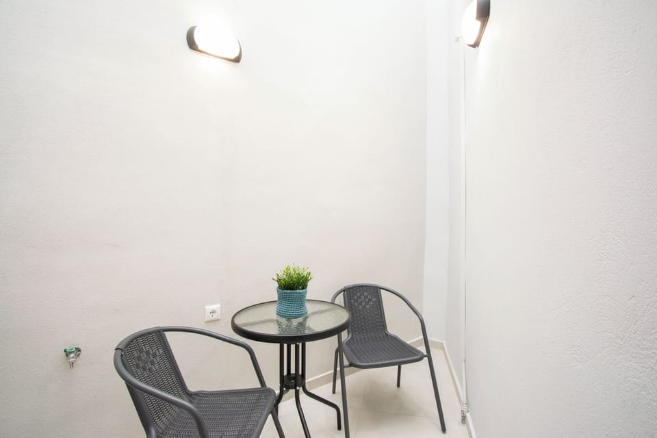 Deluxe Studio | Iron/ironing board, free WiFi