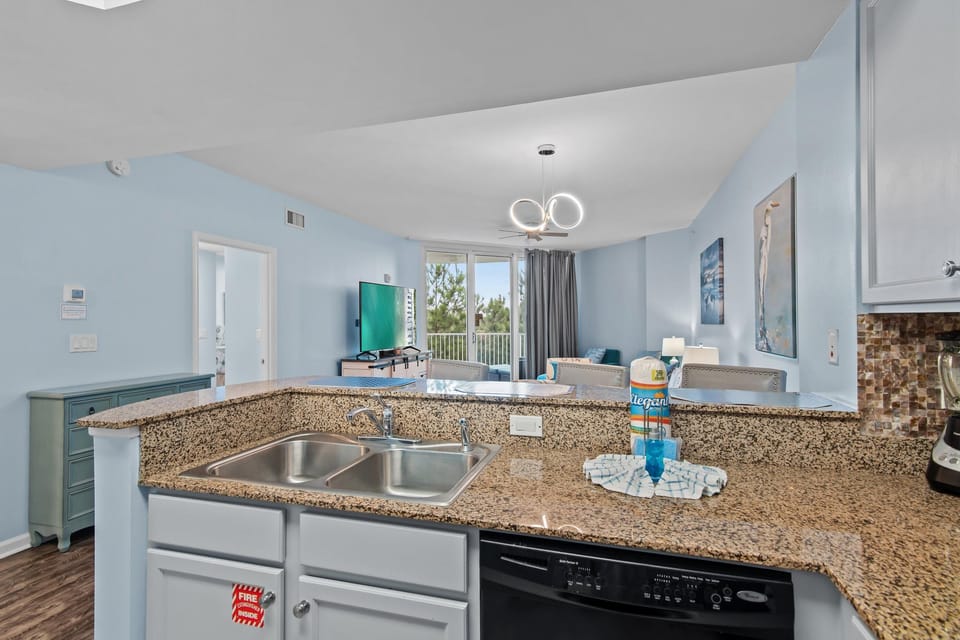Condo, Multiple Beds (Palms Resort #2406 Jr. 2BR) | Private kitchen | Oven, toaster