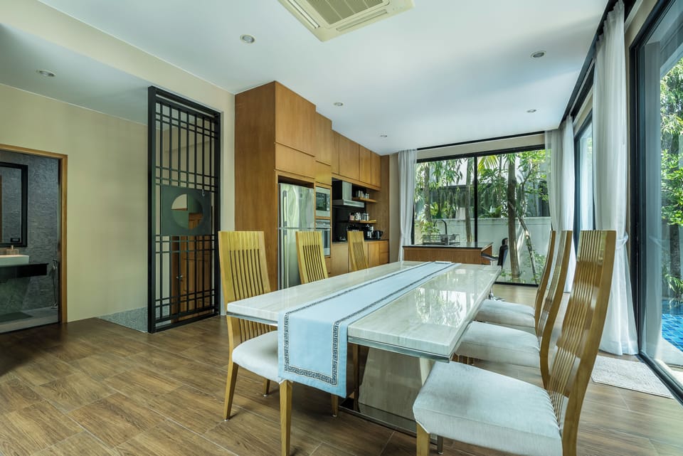 Villa | Dining room
