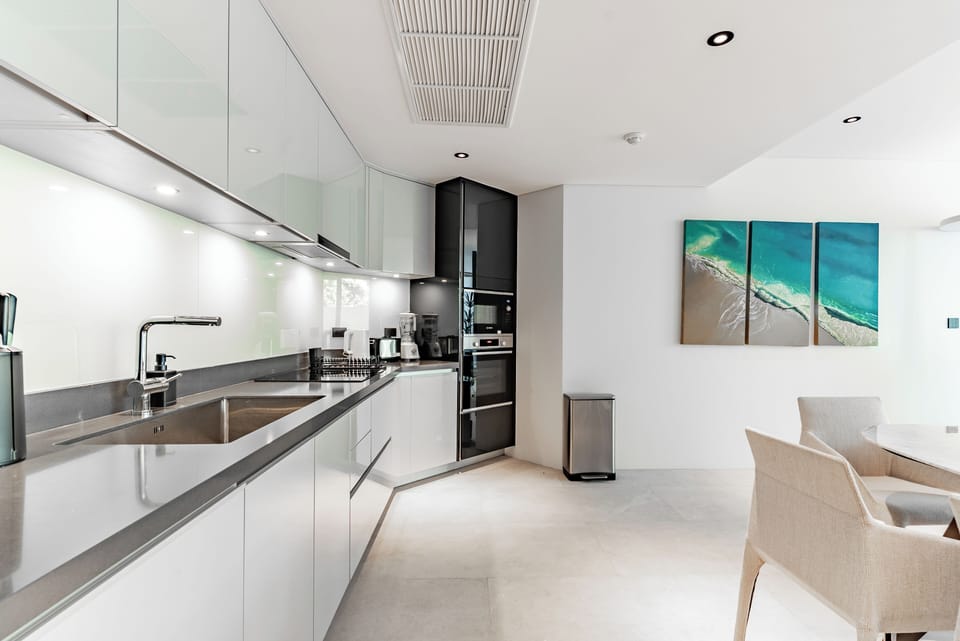 Premium Apartment | Iron/ironing board, free WiFi