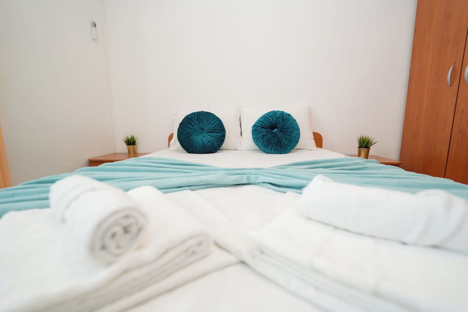 Comfort Apartment, 2 Bedrooms, Air conditioning | Individually decorated, free WiFi, bed sheets