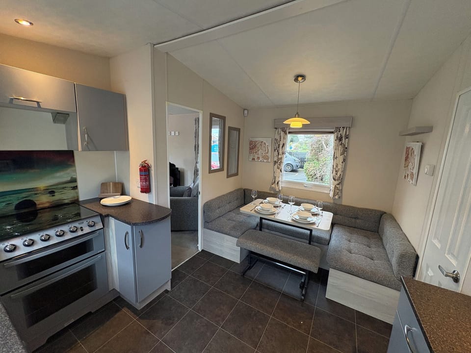 Cottage | Private kitchen | Cookware/dishes/utensils