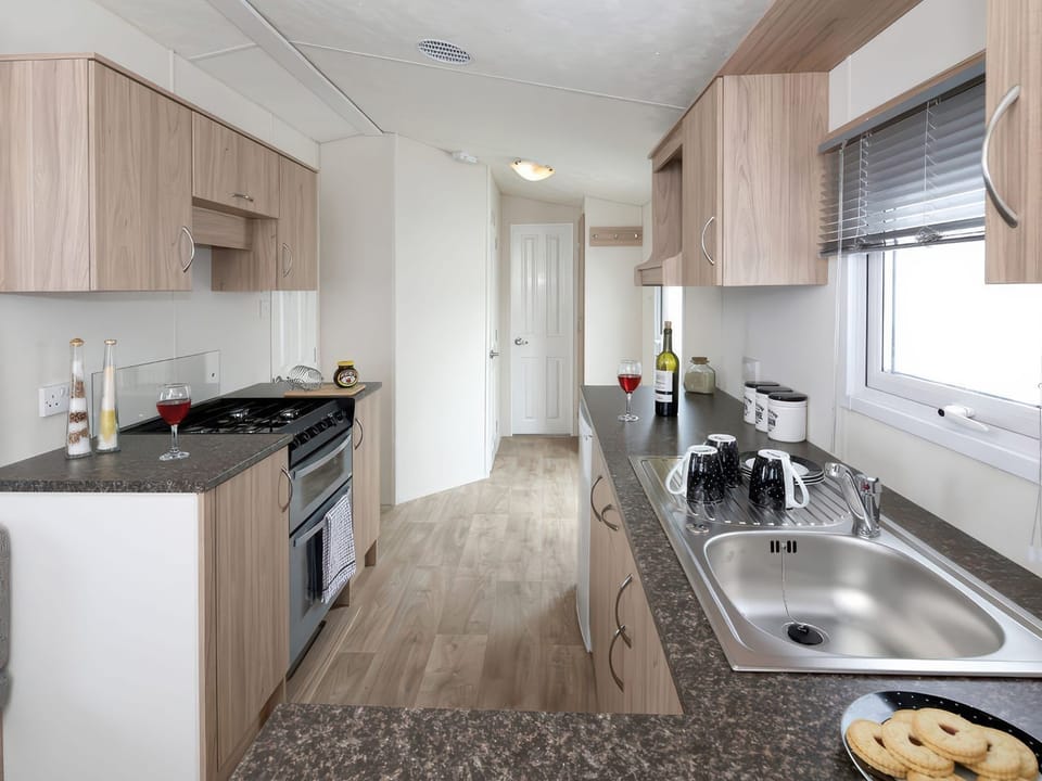 Cottage | Private kitchen | Cookware/dishes/utensils