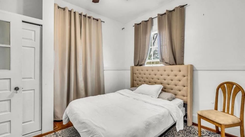 Charming Duplex in Historic District House in Phenix City
