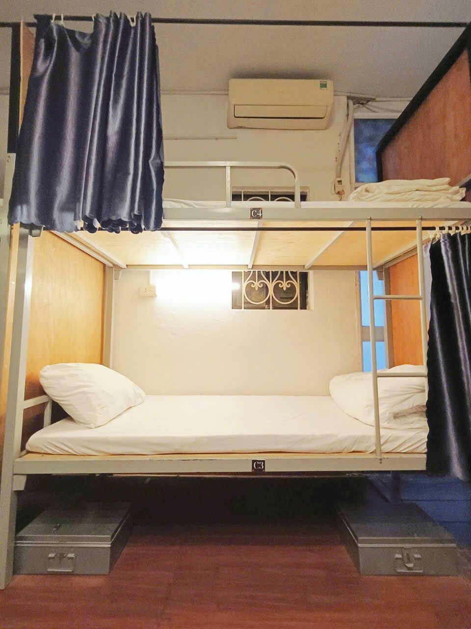 In-room safe, blackout drapes, free WiFi