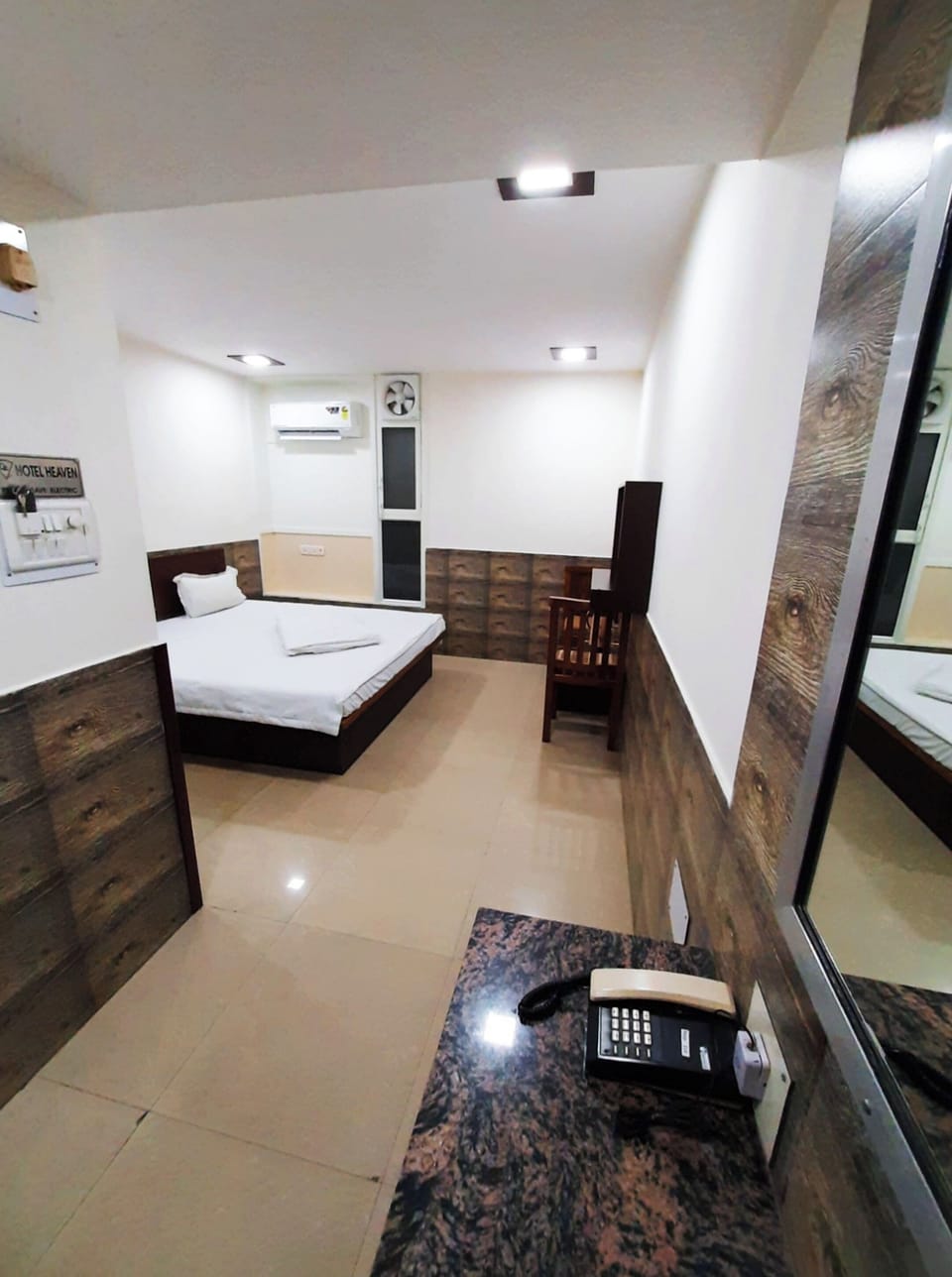 Deluxe Double Room | Hypo-allergenic bedding, desk, soundproofing, free WiFi