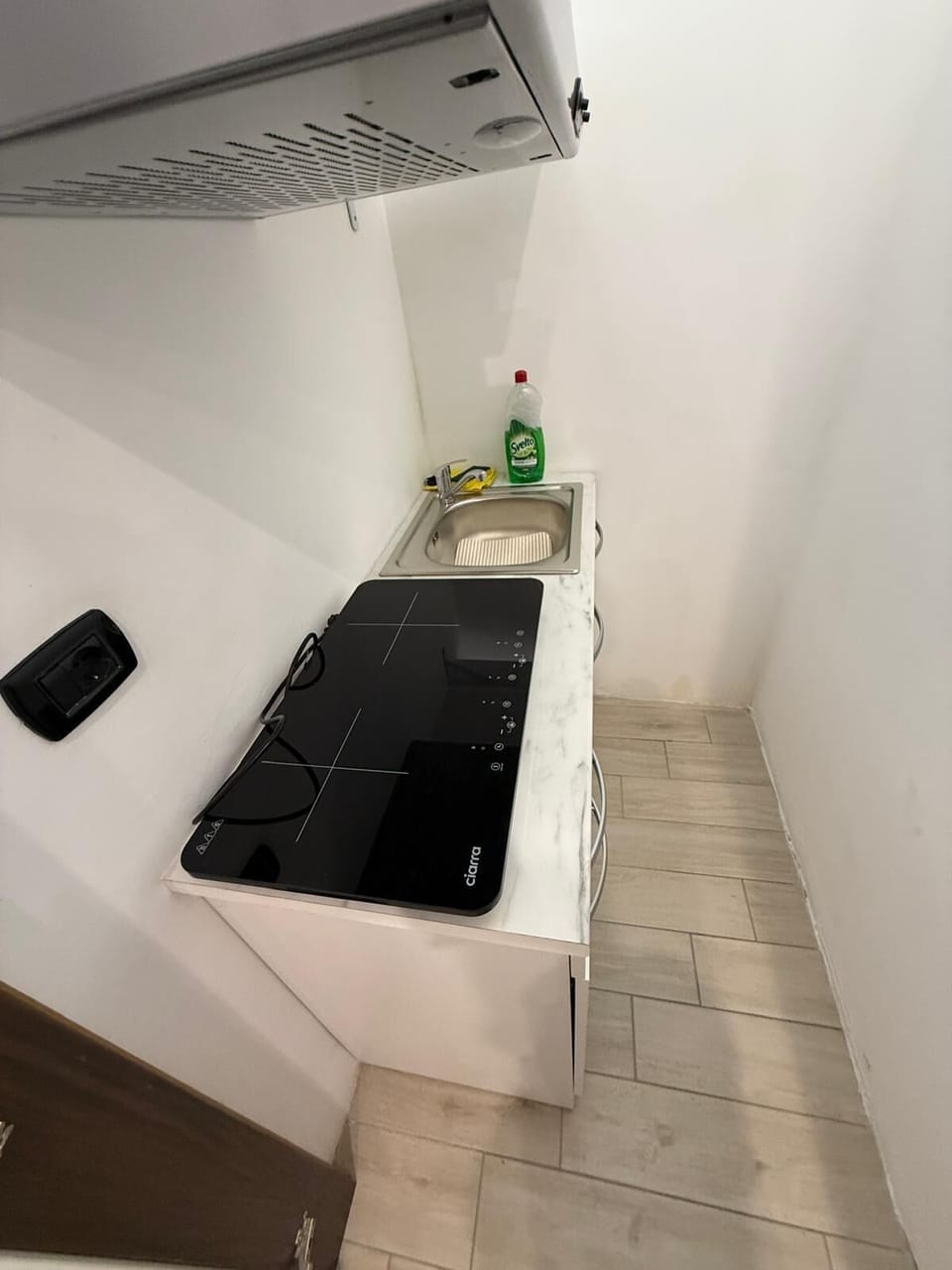 Economy Quadruple Room, 1 Bedroom, Courtyard View | Private kitchen