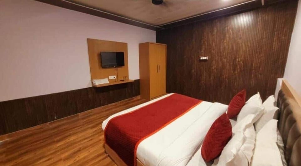 Deluxe Room, Garden View | Free WiFi