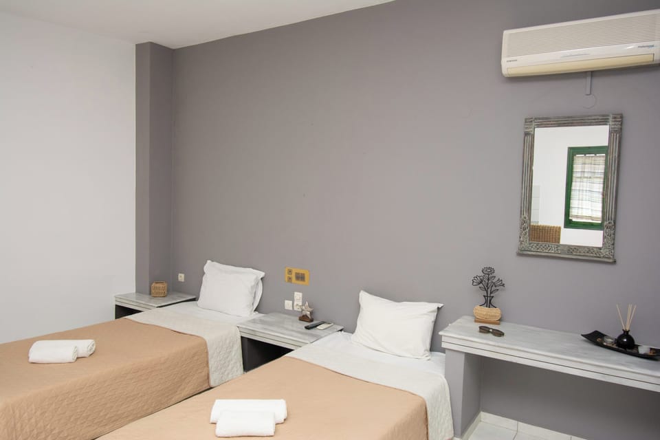 Studio | Iron/ironing board (on request), WiFi (free)