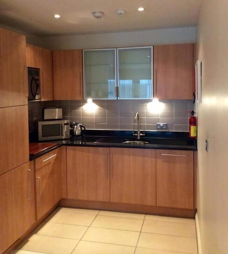 Coffee/tea maker, electric kettle