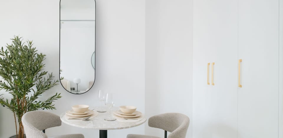 Apartment, City View | In-room dining