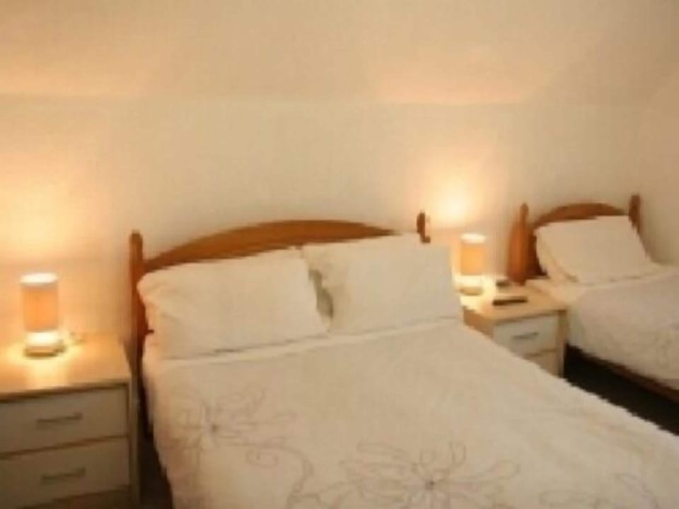 Superior Double Room, Ensuite (Second Floor) | Iron/ironing board, free WiFi