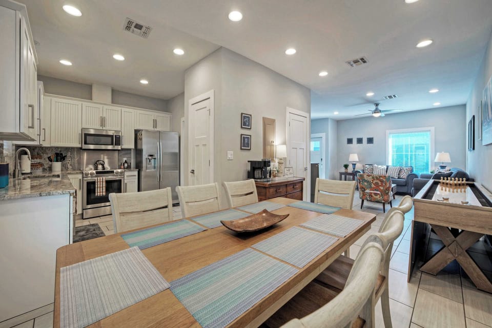 House (6 Bedrooms) | Interior