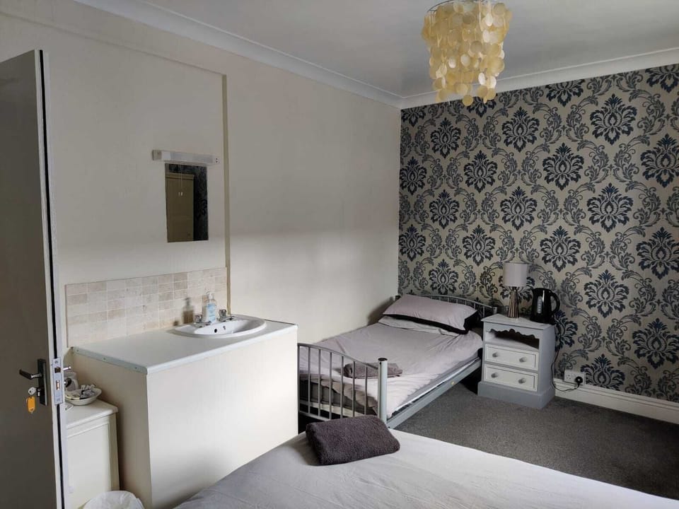 Triple Room, Shared Bathroom