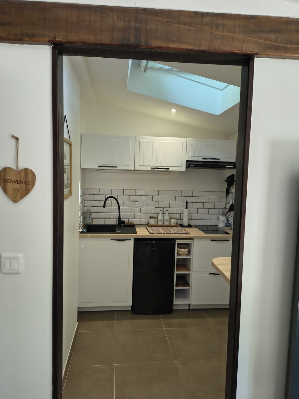 Superior Cottage | Private kitchen | Fridge, microwave, stovetop, espresso maker
