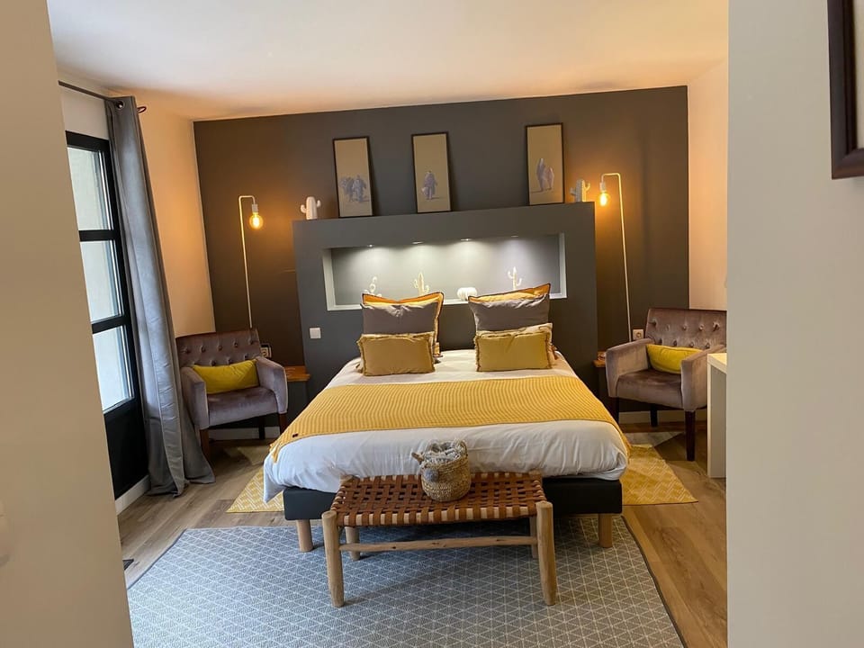 Deluxe Double Room, Private Bathroom