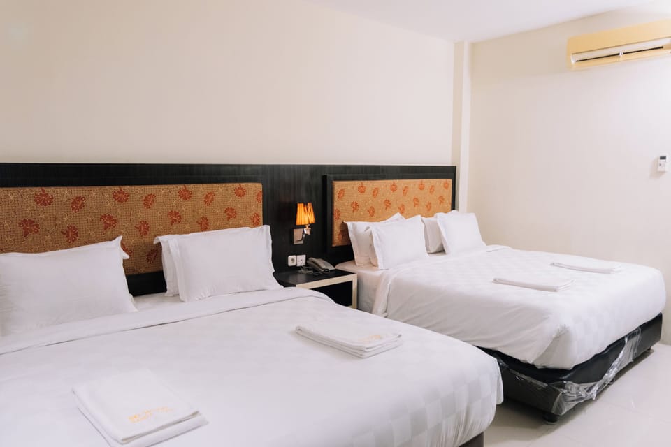 Executive Double Room, City View | Living area