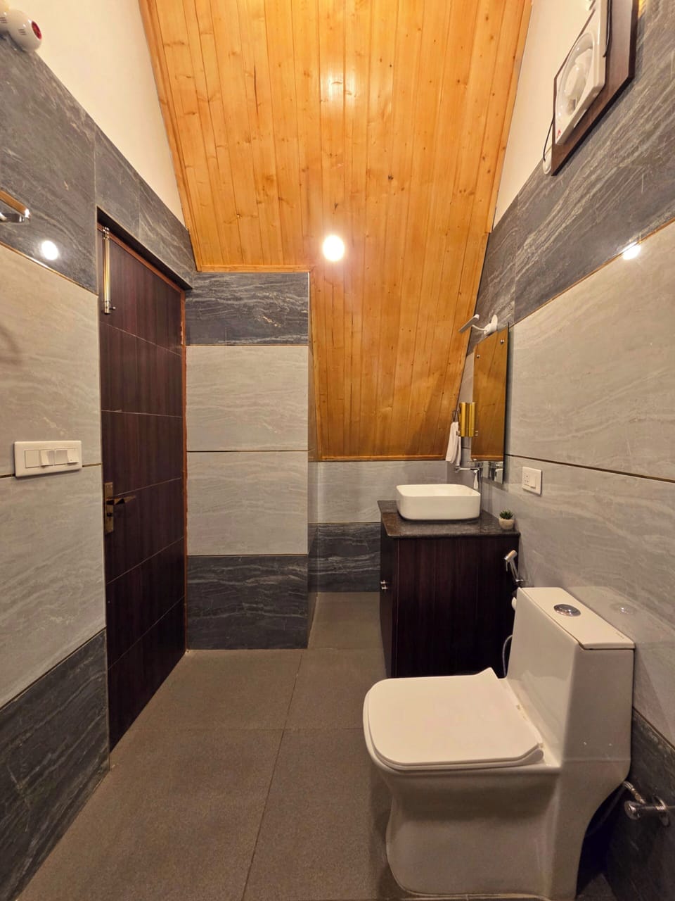 Shower, slippers, bidet, towels