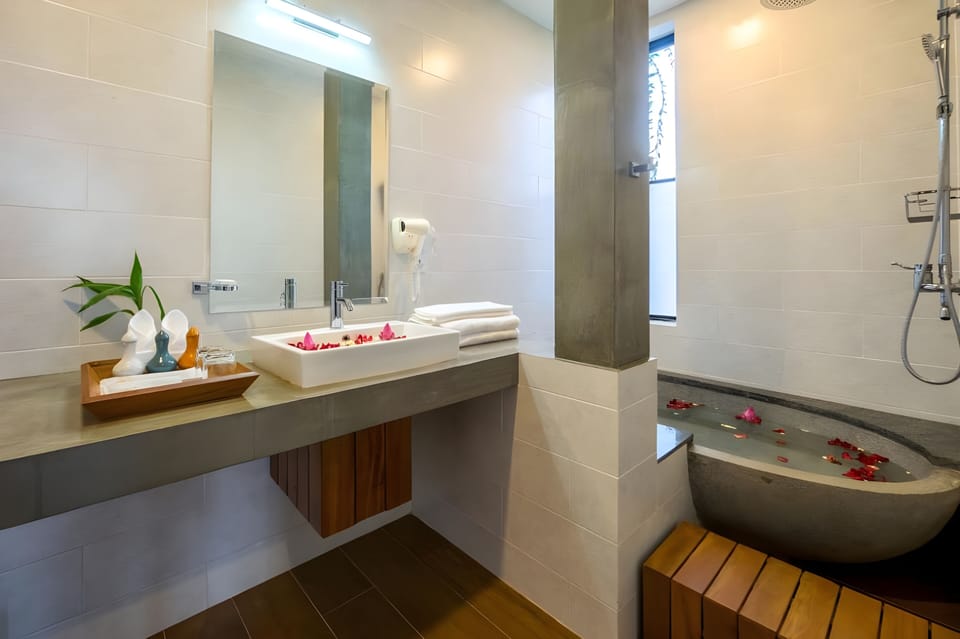 Room, 1 Bedroom, Smoking, Balcony | Bathroom