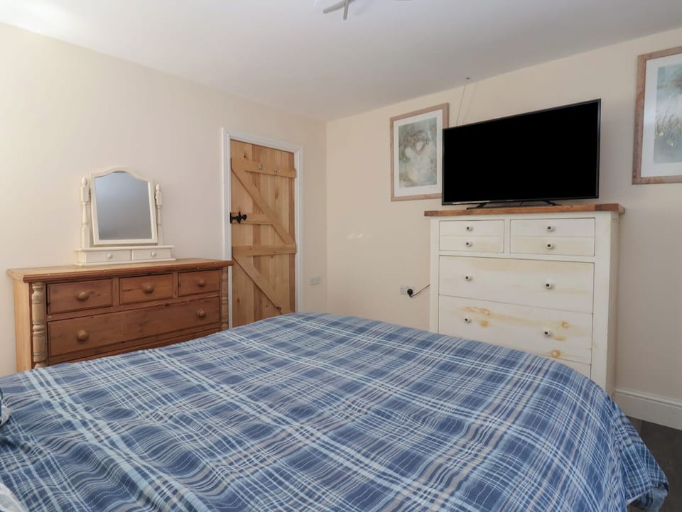 1 bedroom, individually decorated, individually furnished, free WiFi