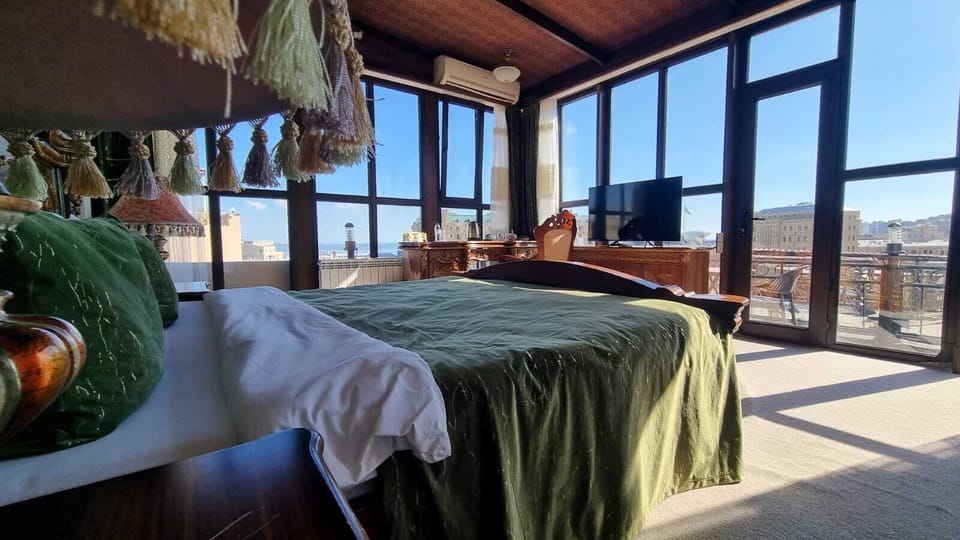 Panoramic Suite | City view