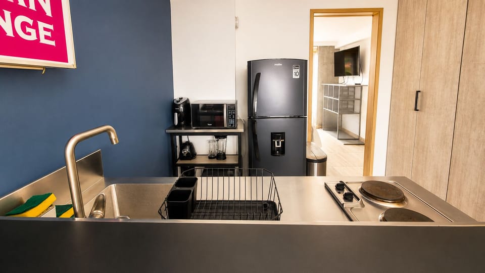 Microwave, stovetop, rice cooker, blender