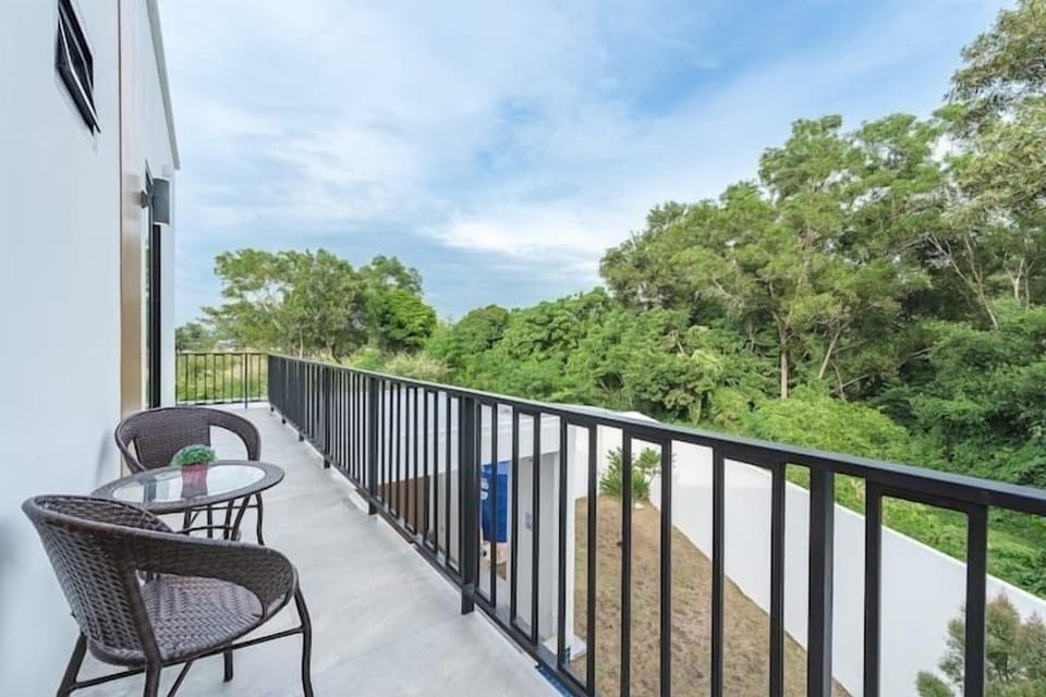 Villa | Balcony