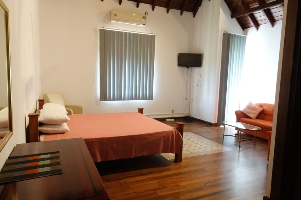 Double Room | Iron/ironing board (on request), WiFi (free)