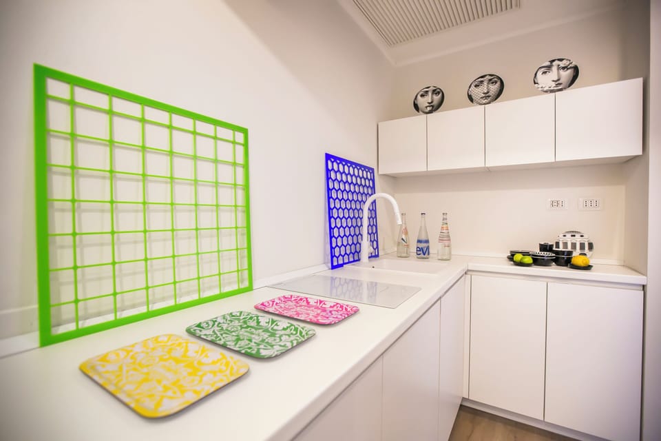 Fridge, stovetop
