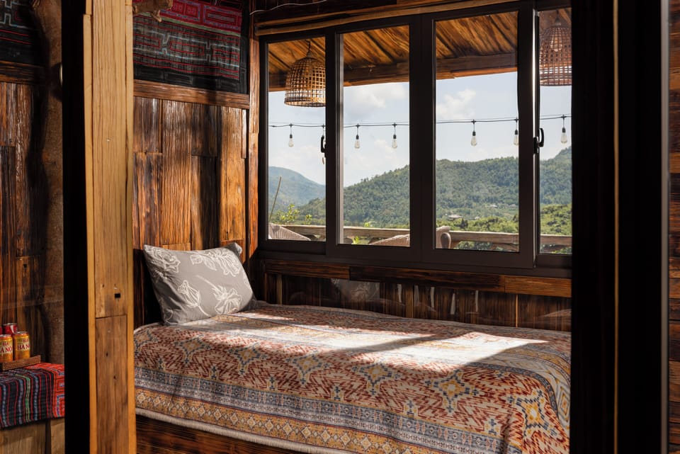 Deluxe Room, Balcony, Mountain View | Extra beds