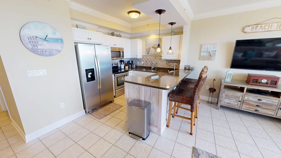 Condo, 1 Bedroom | Private kitchen | Coffee/tea maker, fridge, oven, toaster