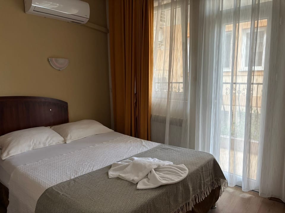 Standard Double or Twin Room, Pool View | Desk, laptop workspace