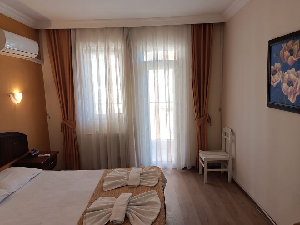 Standard Double or Twin Room, Pool View | Desk, laptop workspace