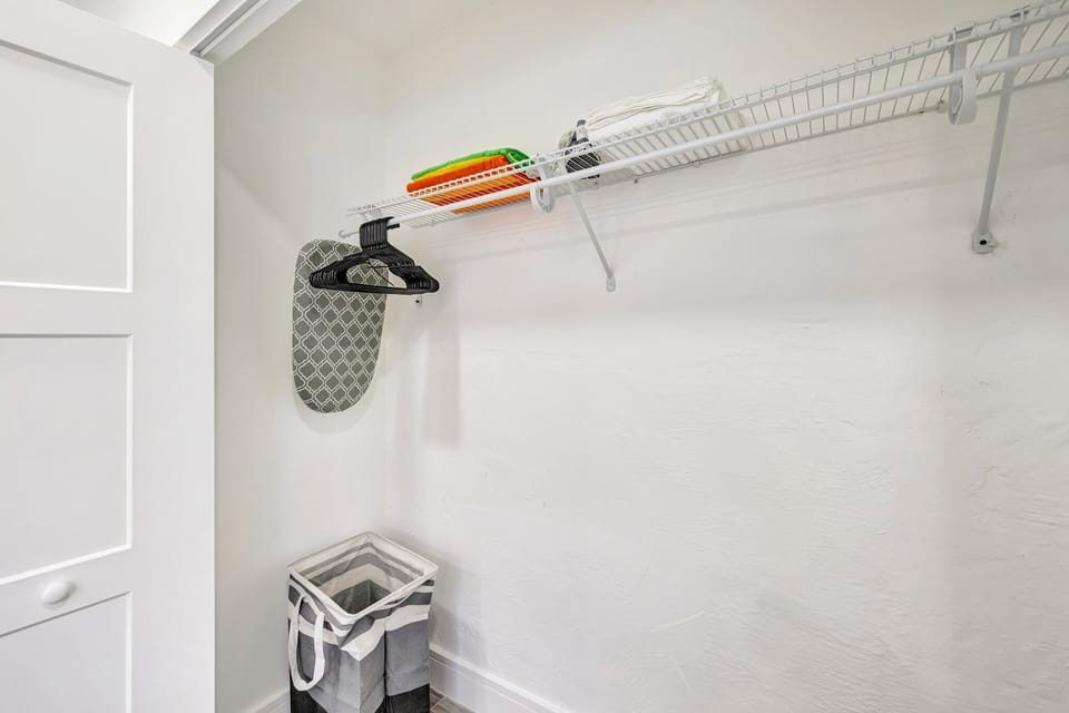 Deluxe Condo, 2 Bedrooms, Non Smoking, Patio | Wardrobe