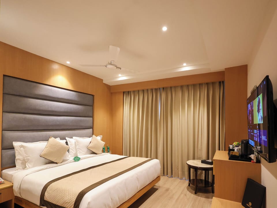 Executive Room, Mountain View | Premium bedding, minibar, in-room safe, desk